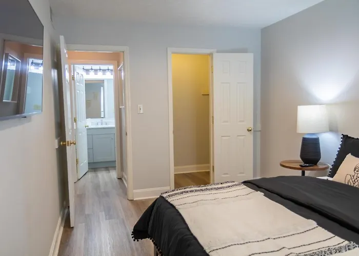 Apartment 2 Bedroom In The Heart Of Columbus