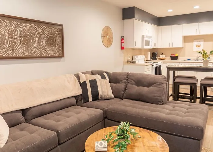 2 Bedroom In The Heart Of Apartment