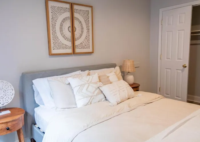 Apartment 2 Bedroom In The Heart Of *