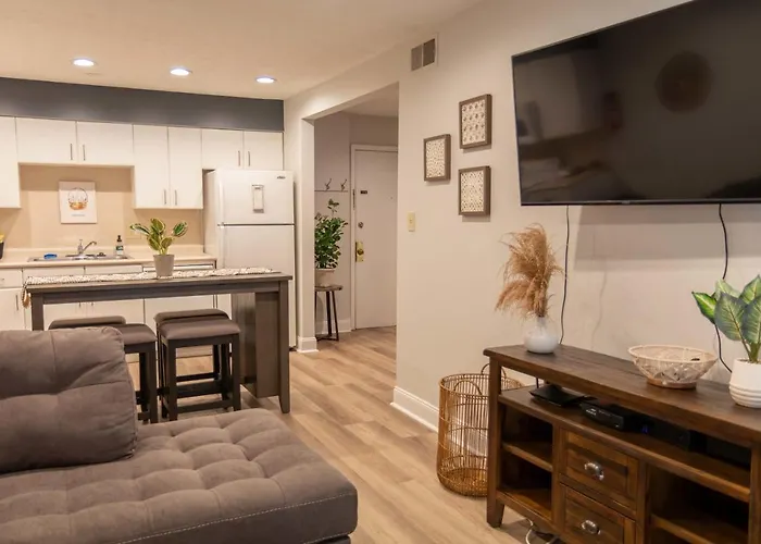 2 Bedroom In The Heart Of Apartment
