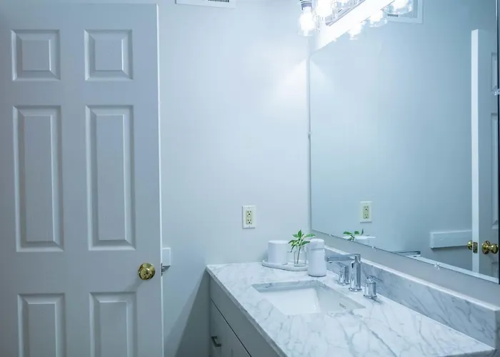 Apartment 2 Bedroom In The Heart Of Columbus
