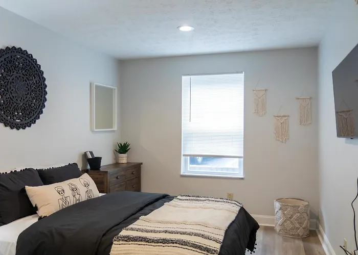 Apartment 2 Bedroom In The Heart Of *