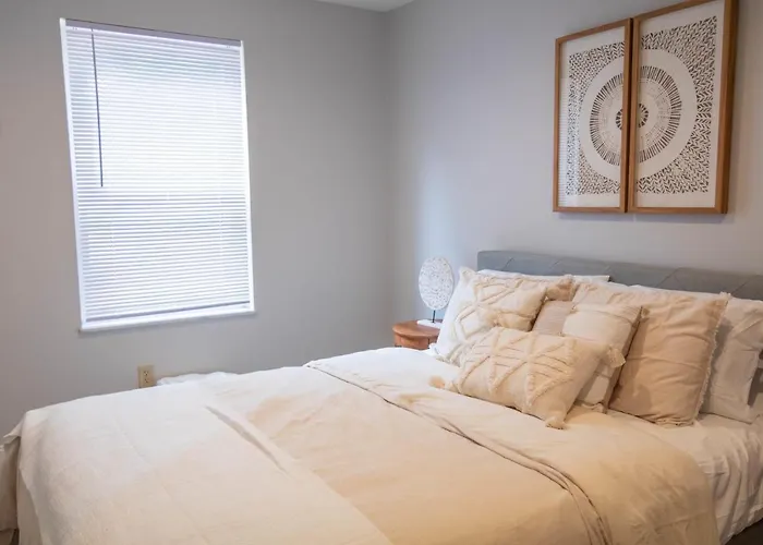 Apartment 2 Bedroom In The Heart Of