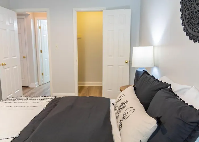 Apartment 2 Bedroom In The Heart Of Columbus